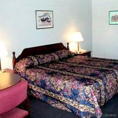 Budget Host Three Crowns Gettysburg Phòng bức ảnh