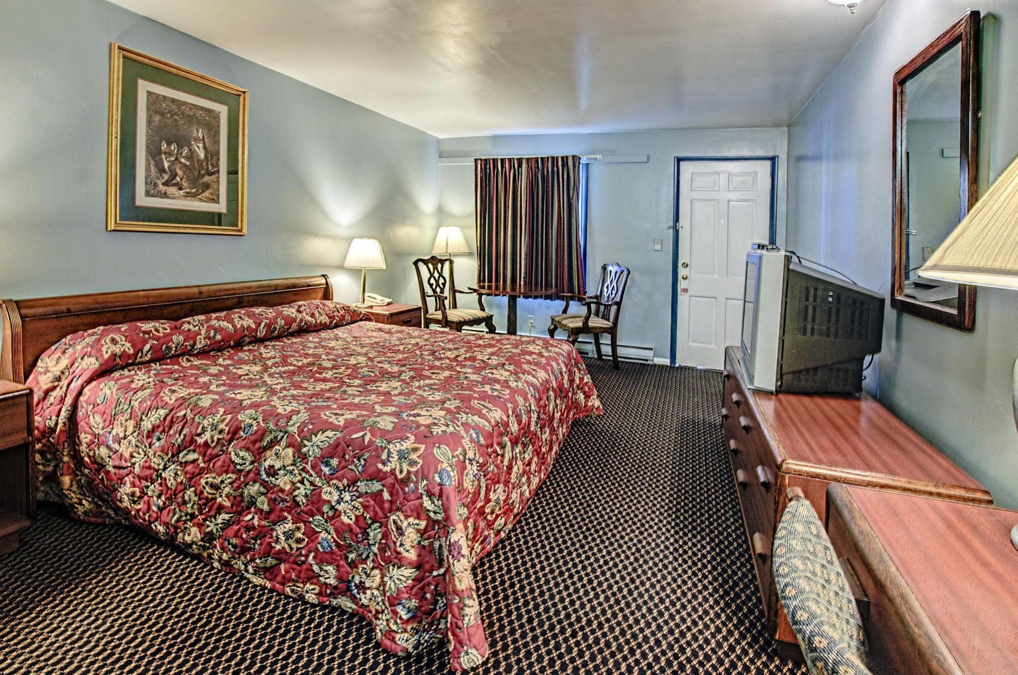 Budget Host Three Crowns Gettysburg Ngoại thất bức ảnh