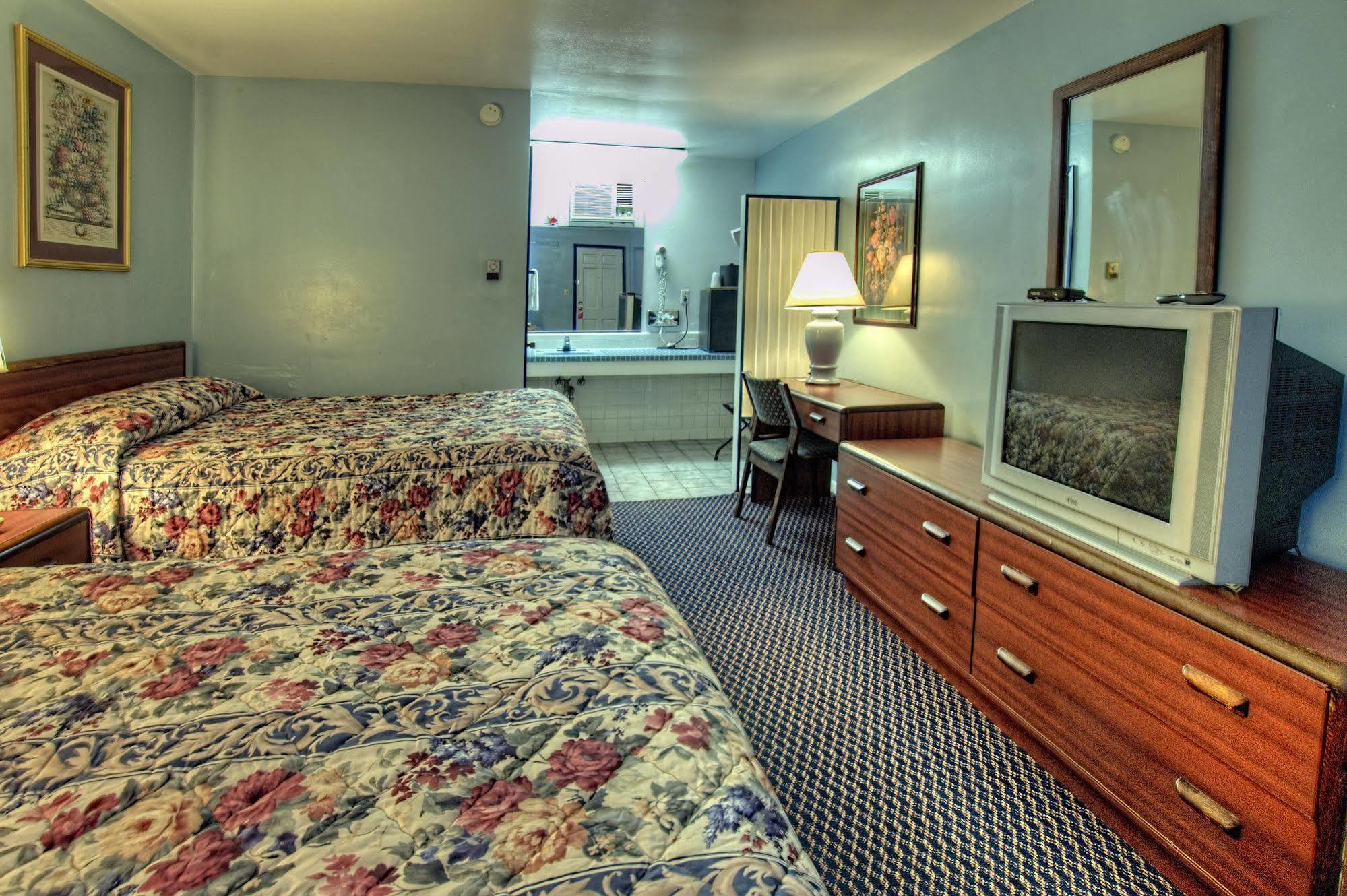 Budget Host Three Crowns Gettysburg Ngoại thất bức ảnh